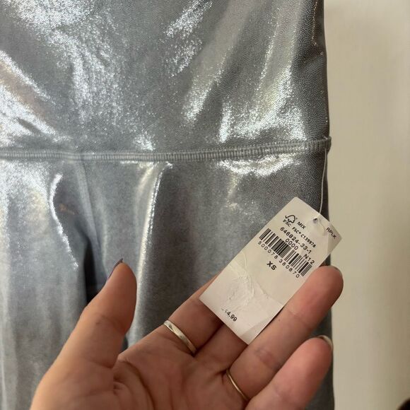 NEW OLD NAVY powersoft XS Silver Shimmer Leggings metallic 7/8 yoga new w tags - Picture 3 of 7
